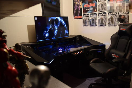 玩家制造未来感十足的桌形电脑 软硬件融合的艺术